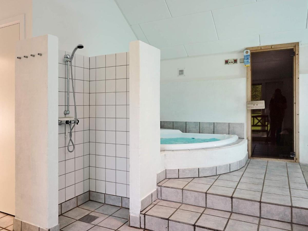 12 Person Holiday Home In Aakirkeby Vester Somarken Exteriér fotografie